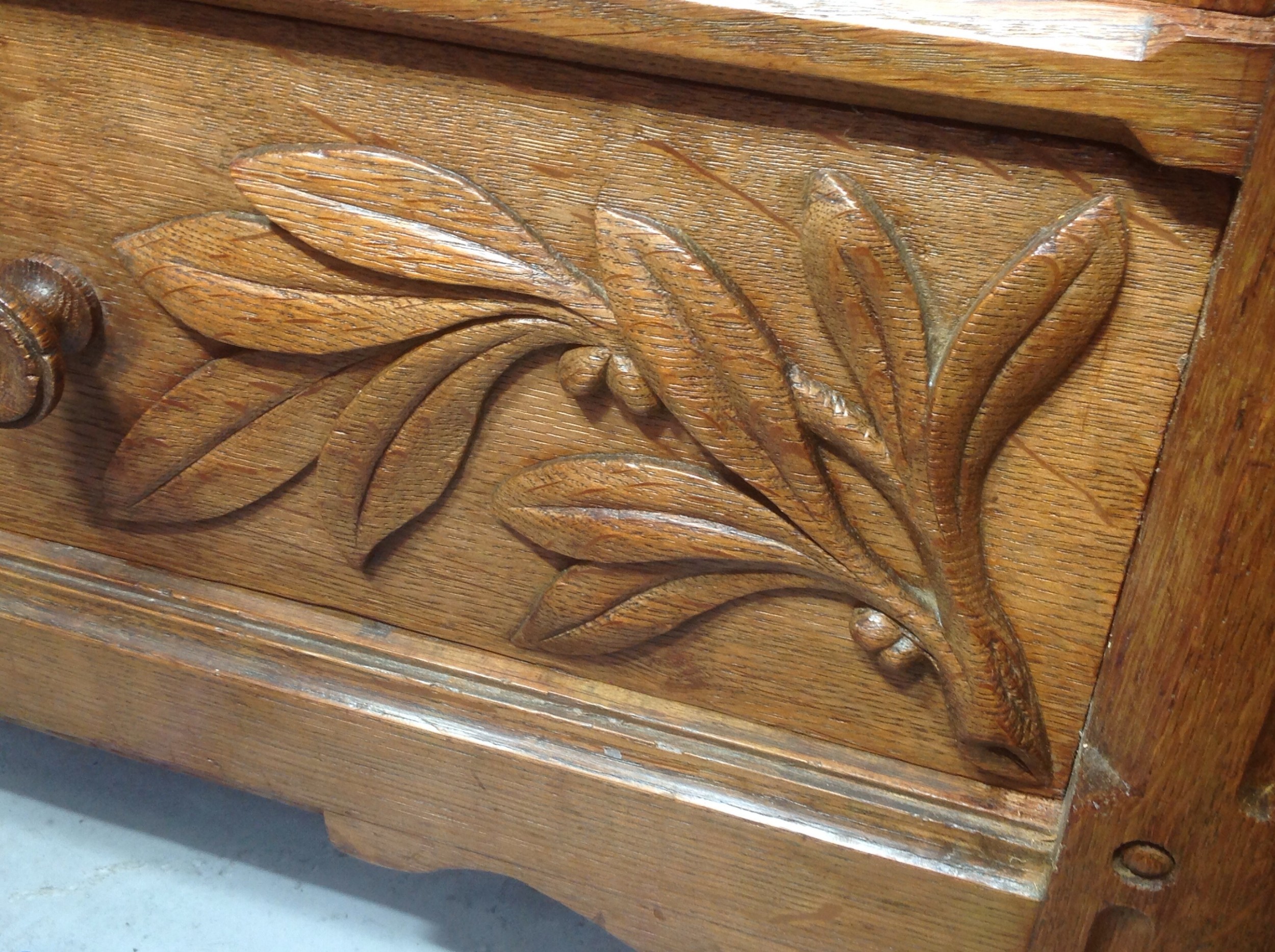 FRENCH OAK ARTS AND CRAFTS DRESSING TABLE View XVIII