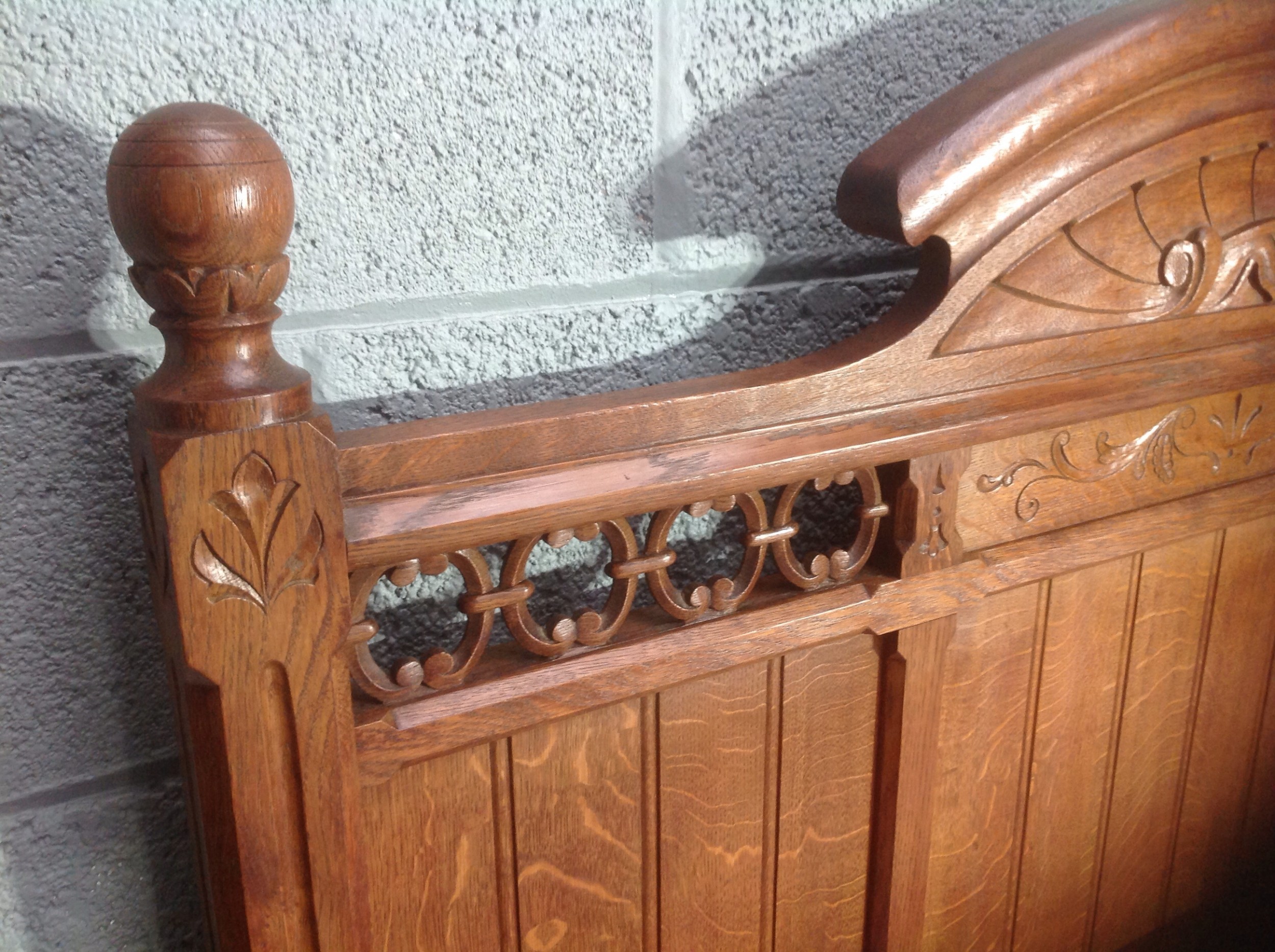 CARVED OAK FRENCH ARTS AND CRAFTS BED View VII