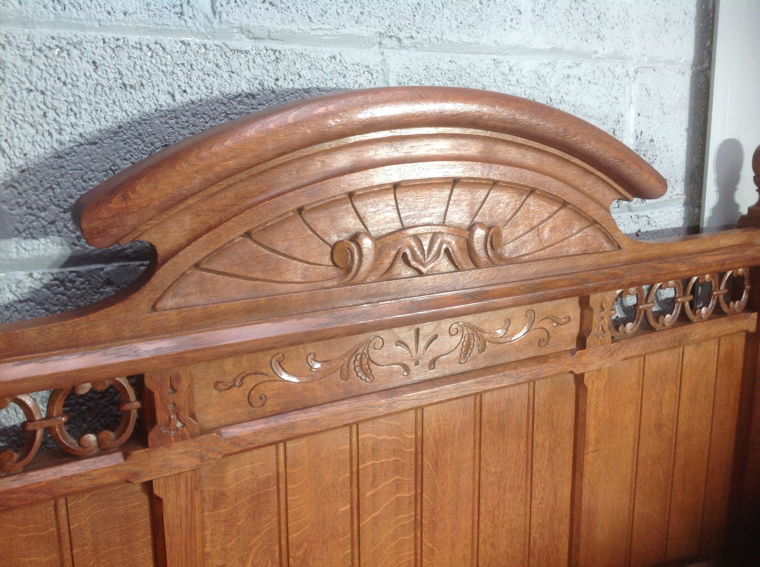 CARVED OAK FRENCH ARTS AND CRAFTS BED View VIII