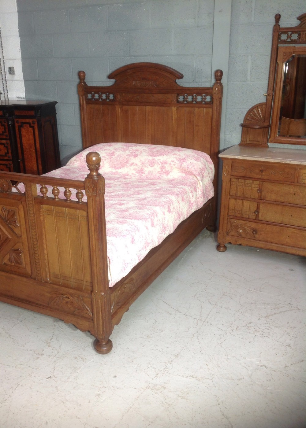 CARVED OAK FRENCH ARTS AND CRAFTS BED View XI