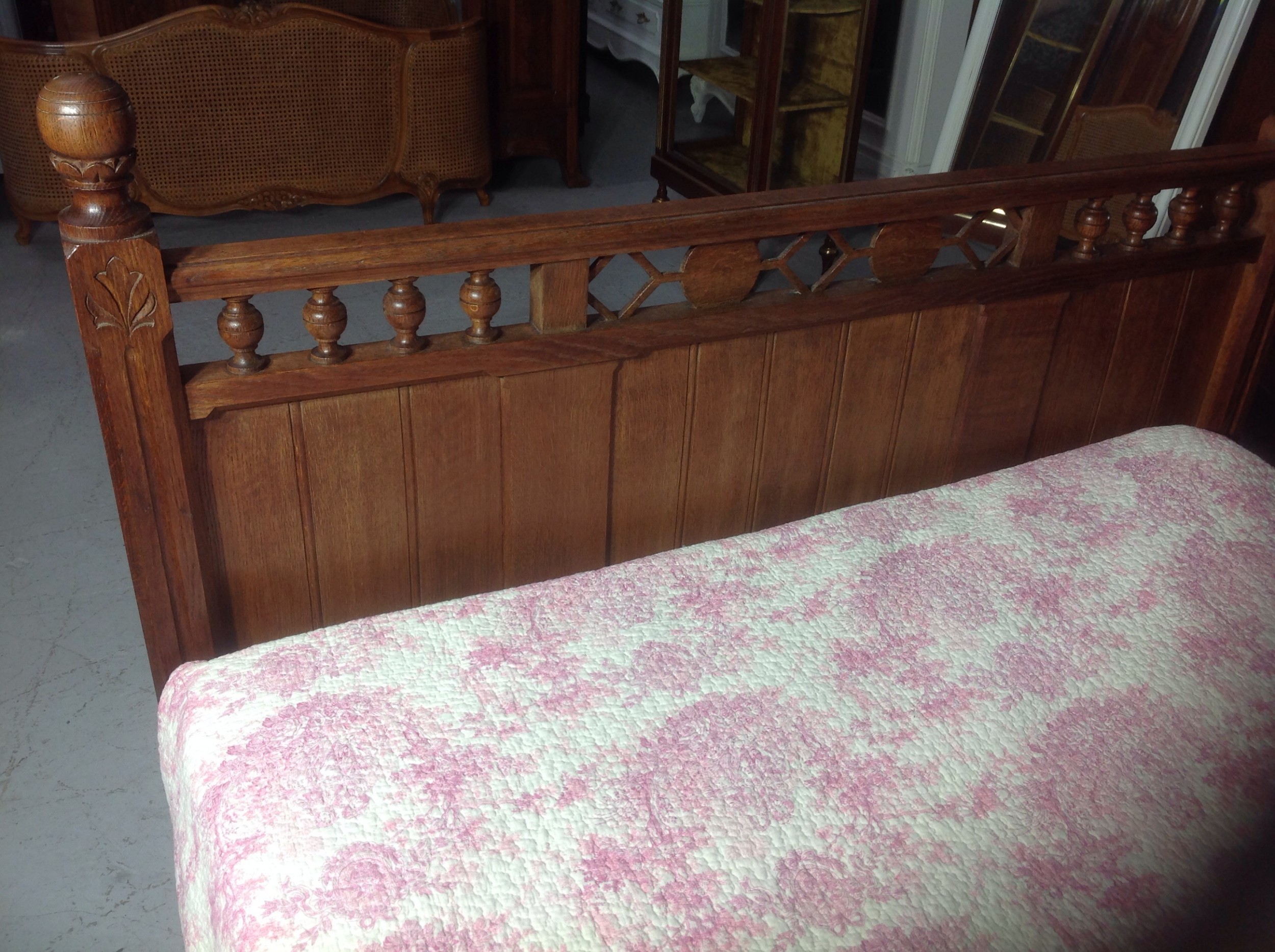 CARVED OAK FRENCH ARTS AND CRAFTS BED View XIV