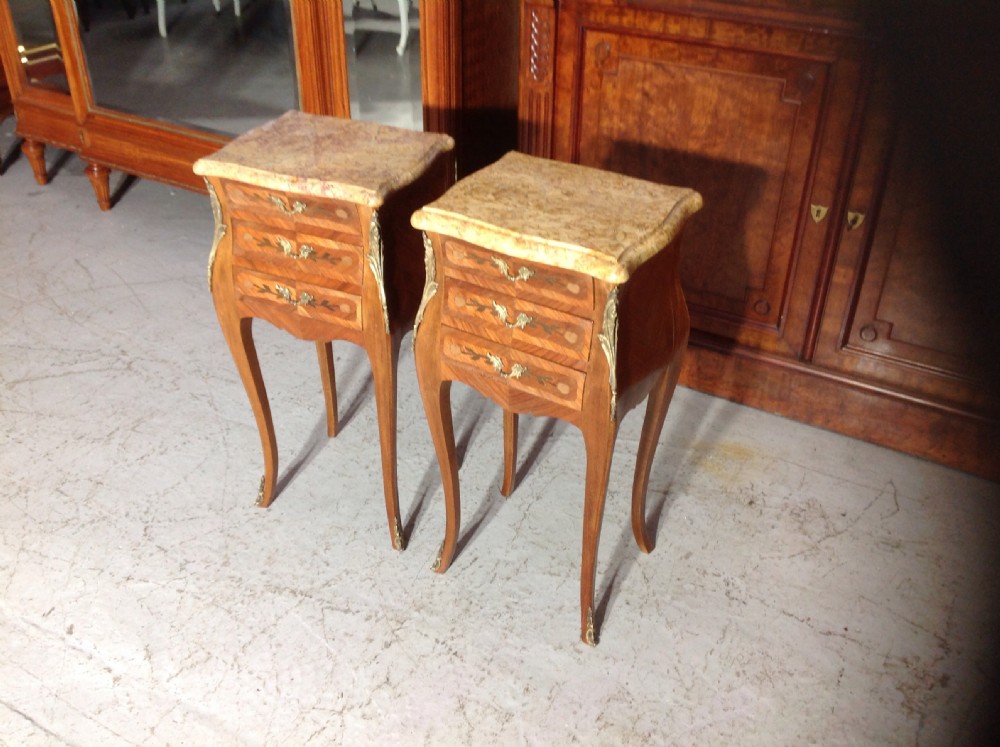 PAIR OF FRENCH MARQUETRY BEDSIDE CABINETS