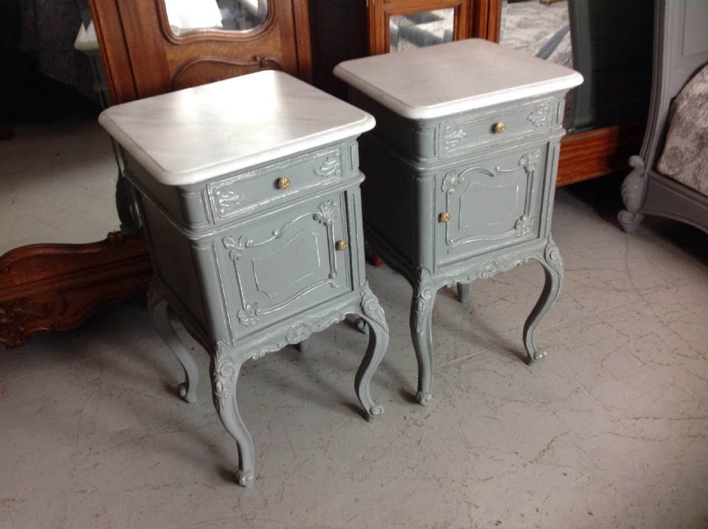 PAIR OF PAINTED FRENCH BEDSIDE CABINETS