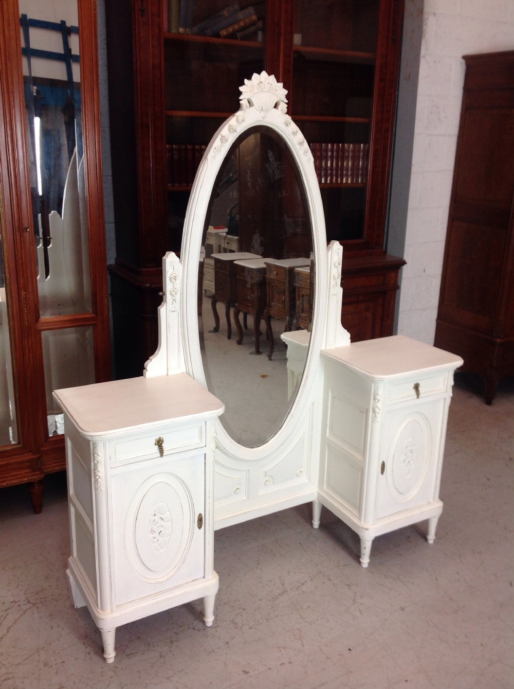 PAINTED FRENCH DRESSING TABLE