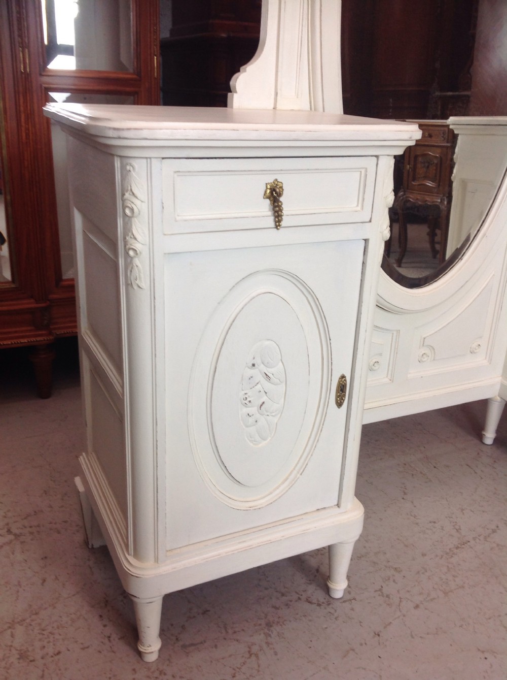 PAINTED FRENCH DRESSING TABLE View II