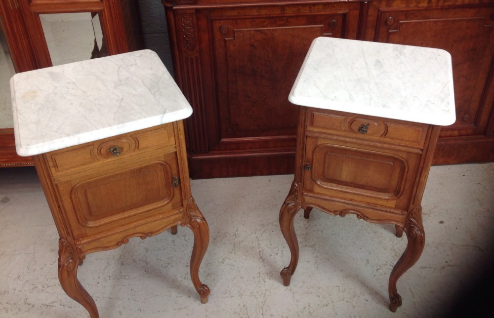 PAIR OF LIGHT OAK FRENCH BEDSIDE CABINETS View II