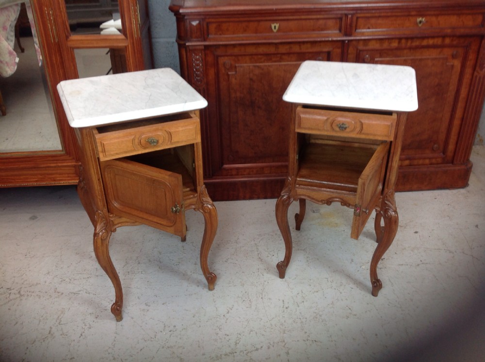 PAIR OF LIGHT OAK FRENCH BEDSIDE CABINETS View III