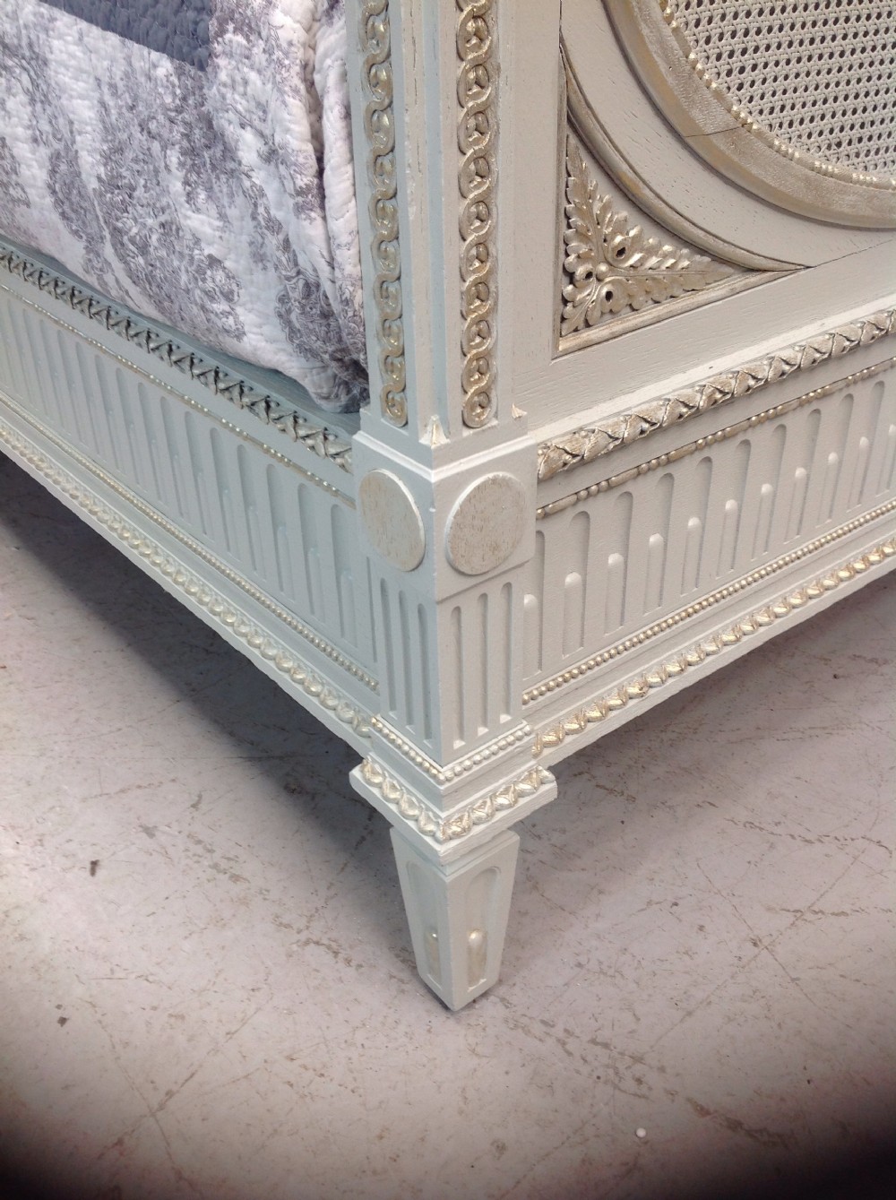 STUNNING FRENCH PAINTED BERGERE KINGSIZE BED View XII
