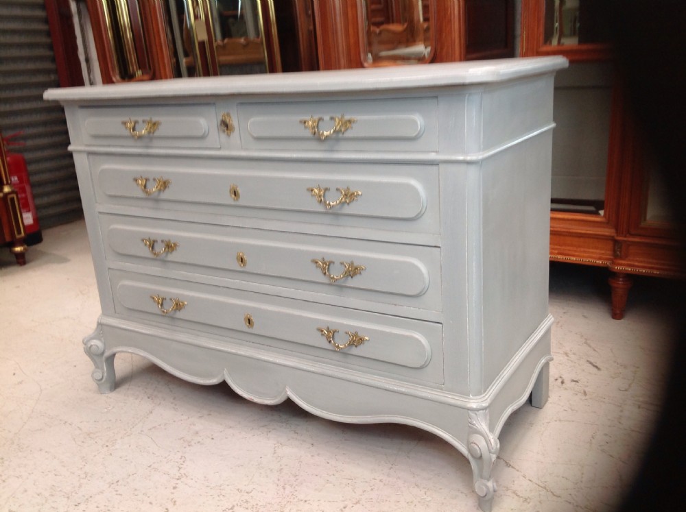 PAINTED FRENCH CHEST OF DRAWERS View IV