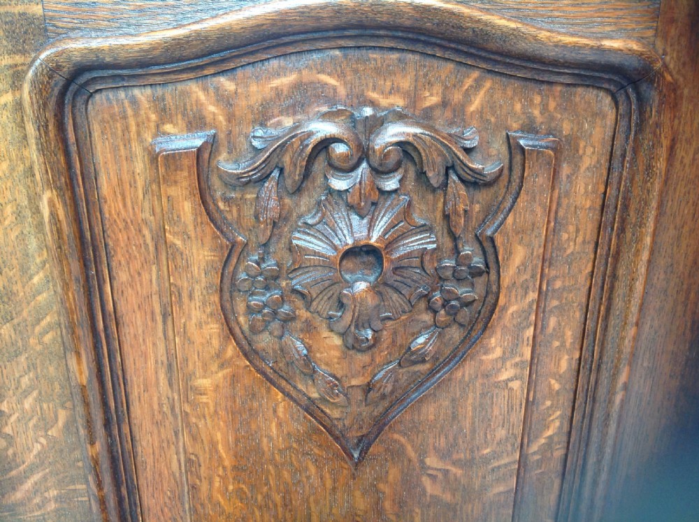 LARGE BREAKFRONT OAK FRENCH TRIPLE DOOR ARMOIRE View XIII