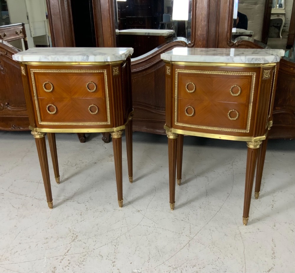 STUNNING PAIR OF FRENCH BEDSIDE CABINETS SIGNED DAIDEF