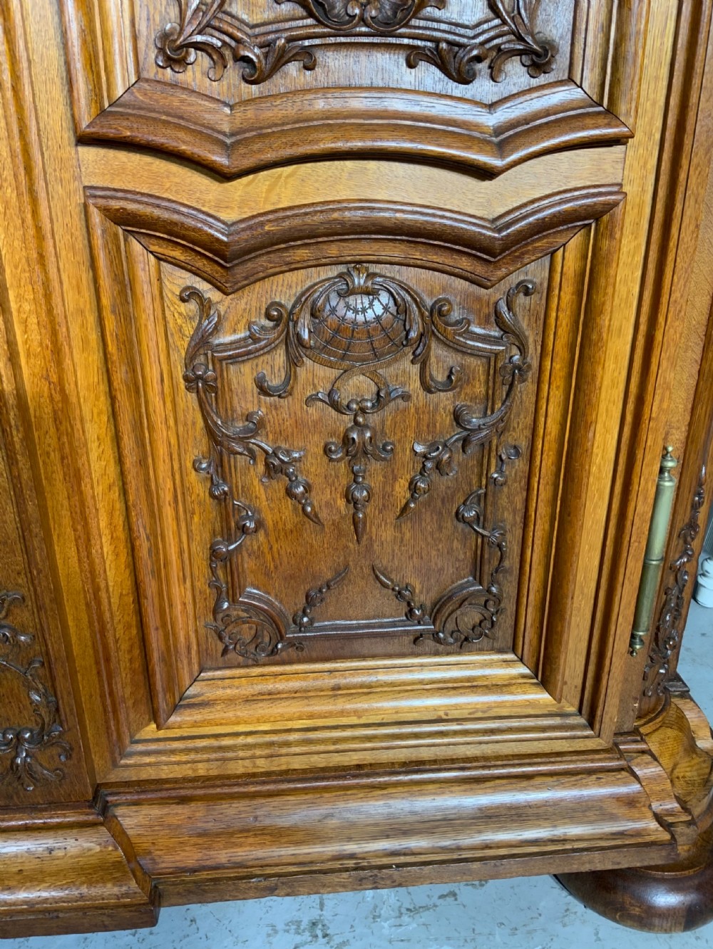OUTSTANDING CARVED FRENCH ARMOIRE  View XIX