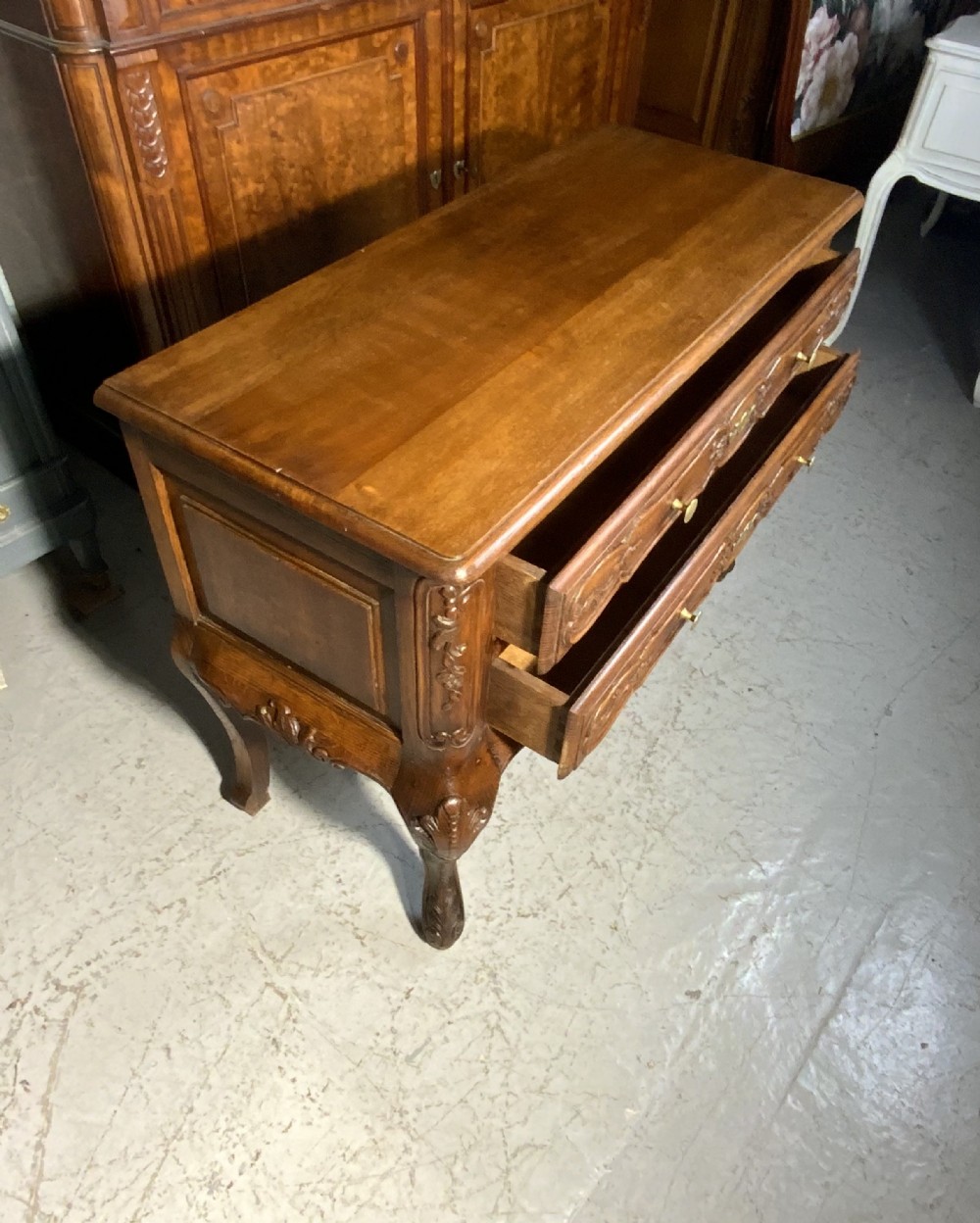 CARVED OAK FRENCH COMMODE CHEST OF DRAWERS  View VII