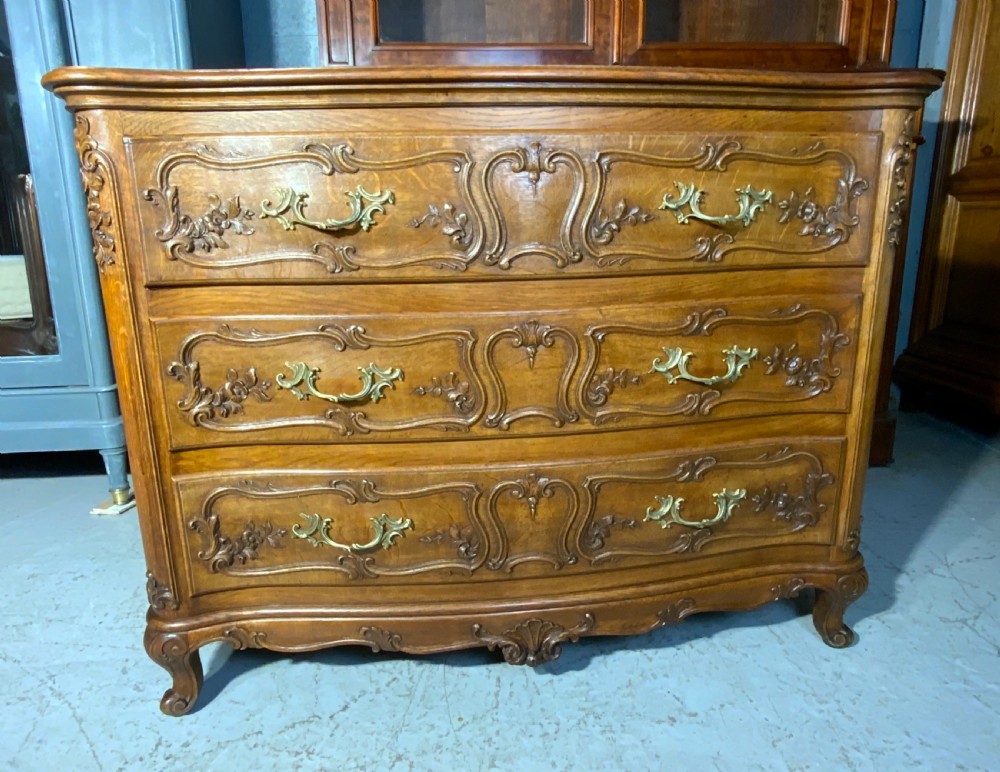 CARVED OAK FRENCH COMMODE CHEST OF DRAWERS 