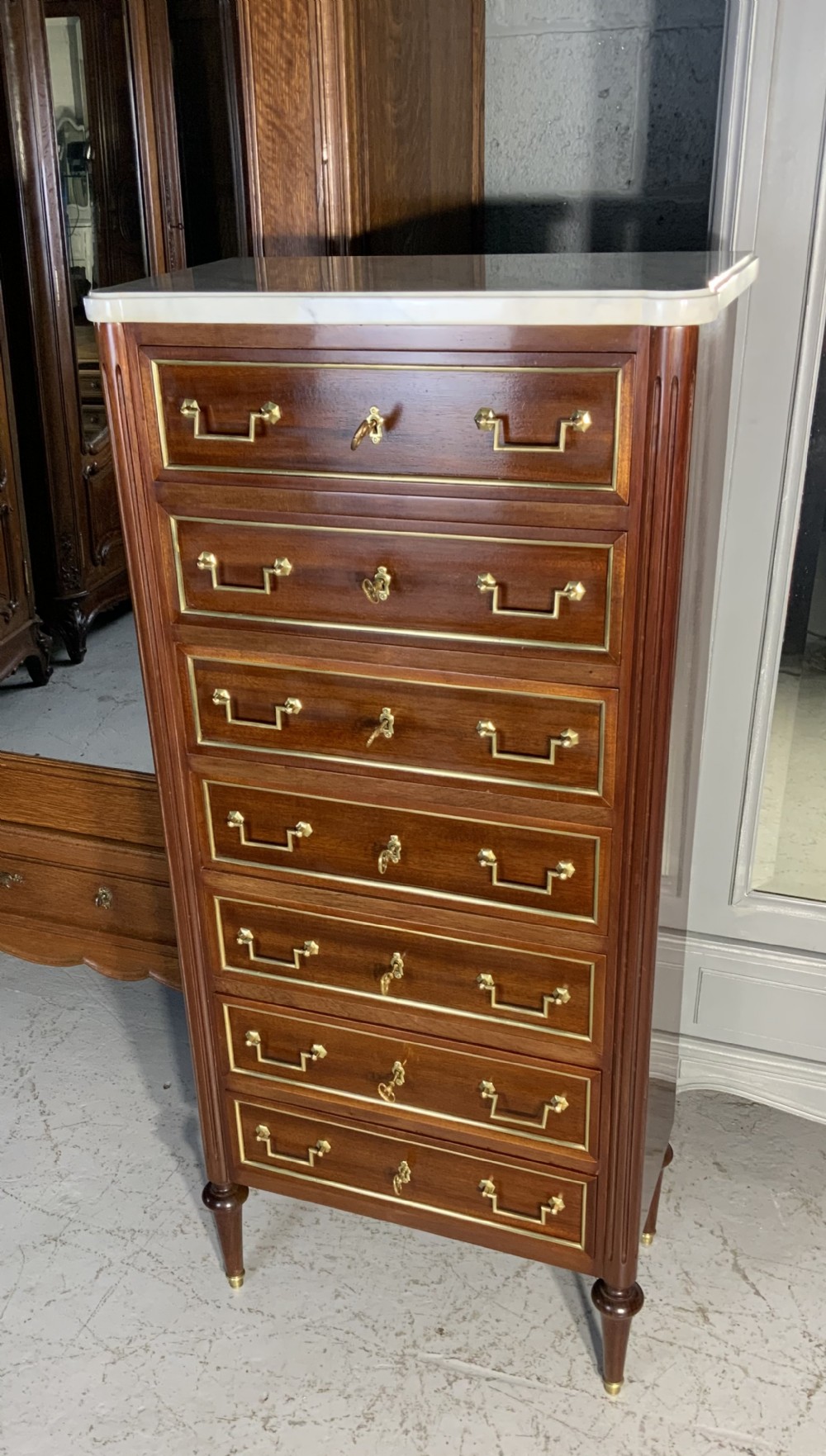 french mahogany semanier chest of drawers - CATEGORY: ANTIQUE CHEST OF DRAWERS - DATED 1920