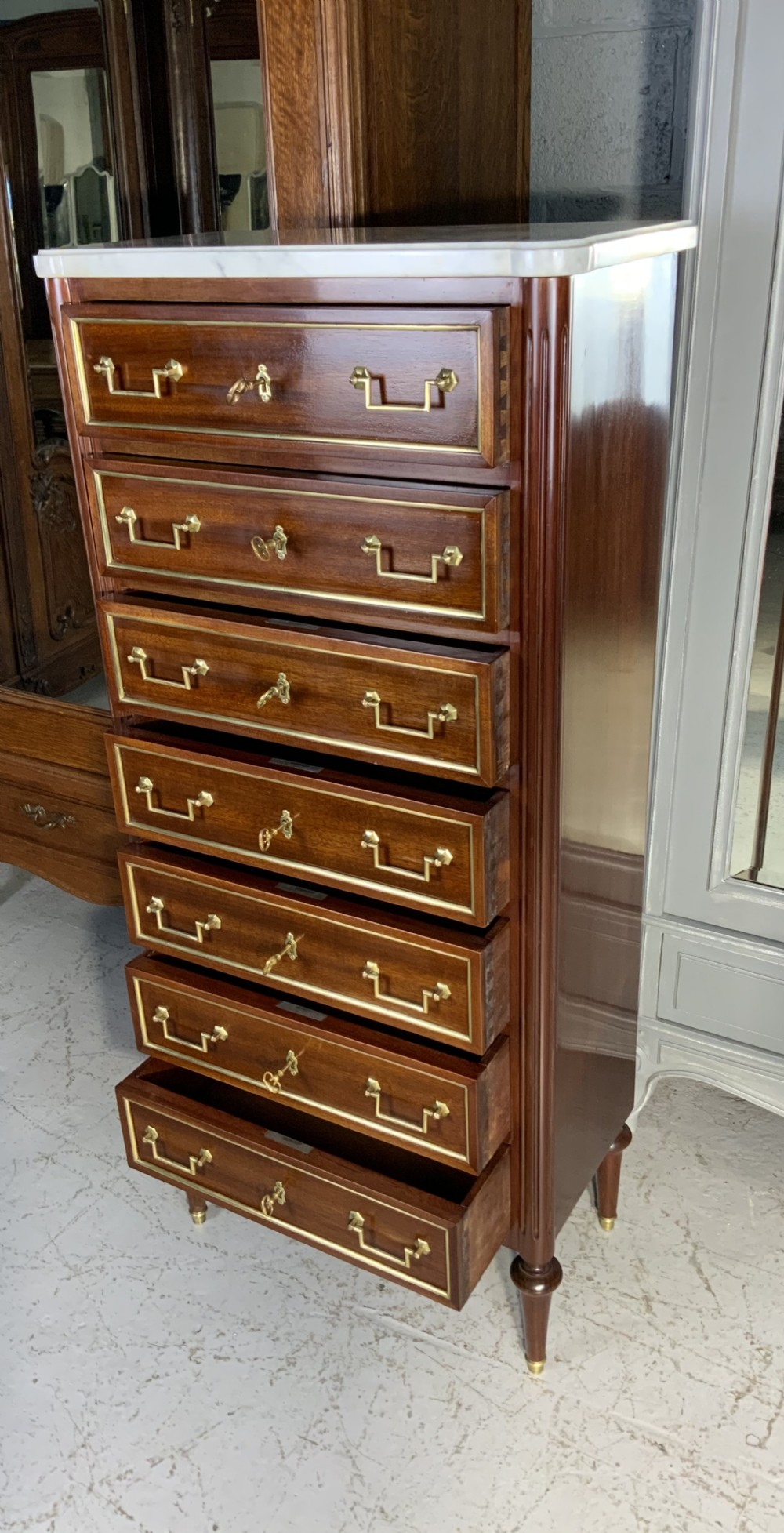 FRENCH MAHOGANY SEMANIER CHEST OF DRAWERS  View VIII