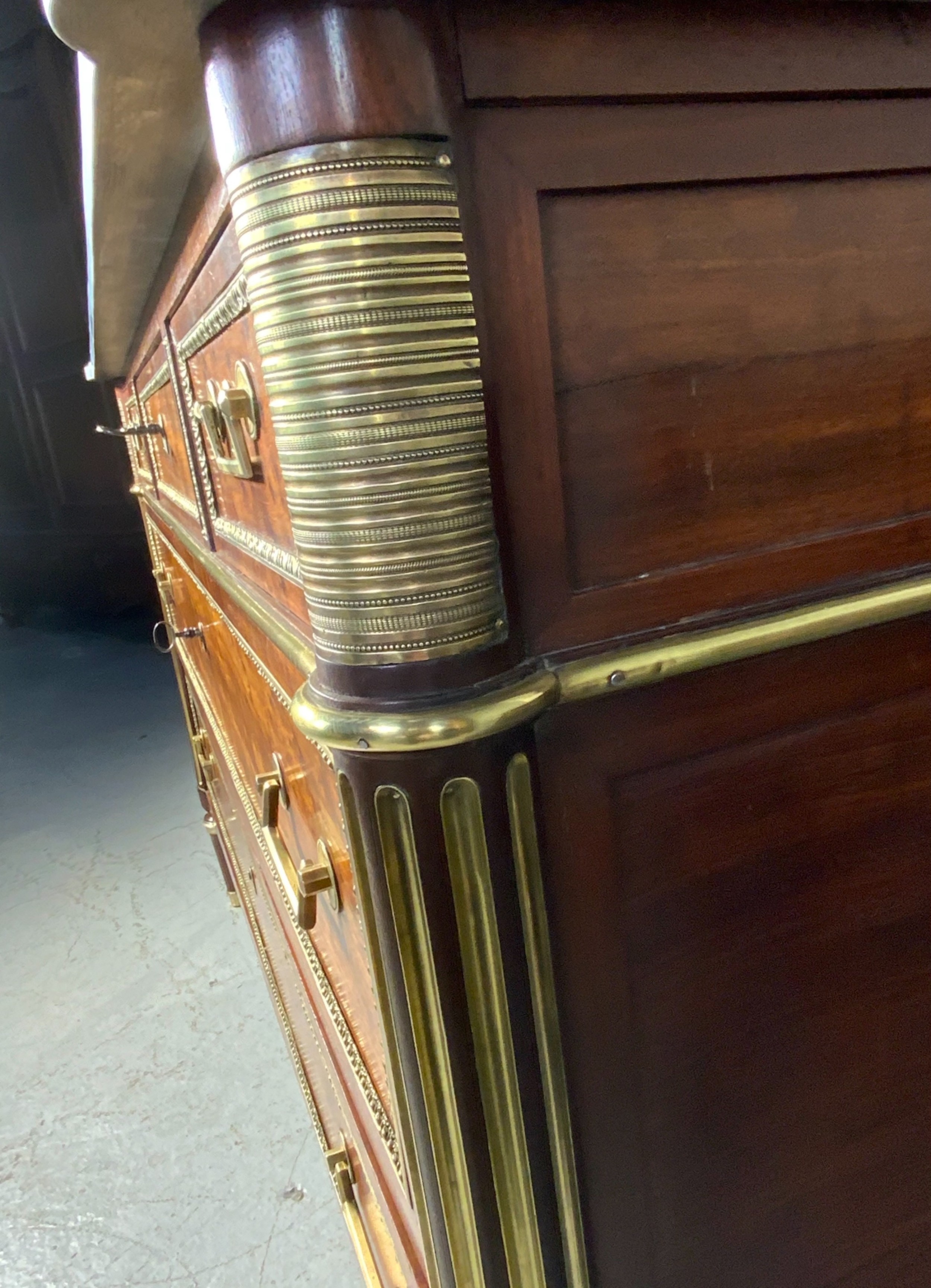 FRENCH MAHOGANY COMMODE WITH BRASS DETAILING  View XVII
