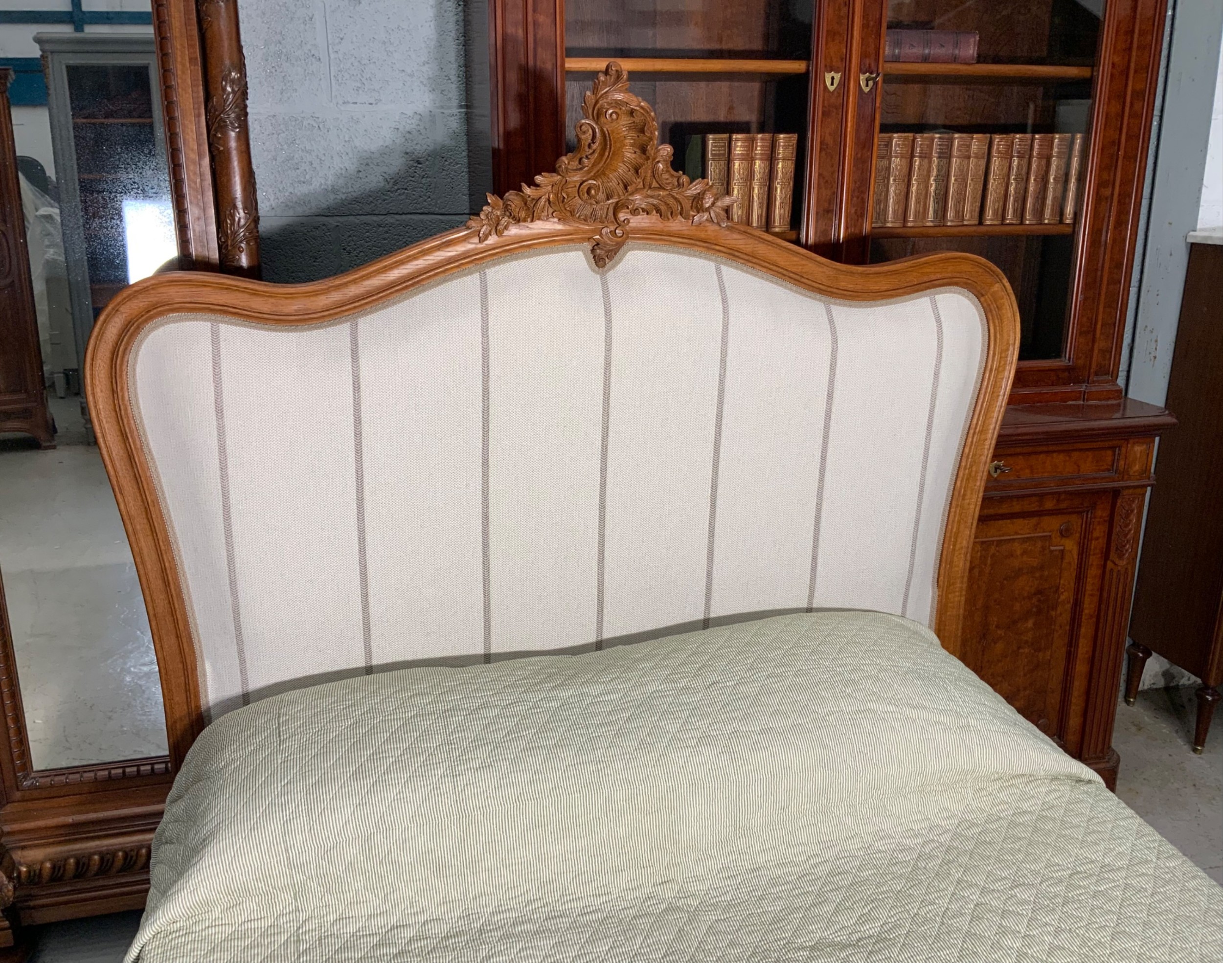 CARVED OAK UPHOLSTERED KINGSIZE BED View V