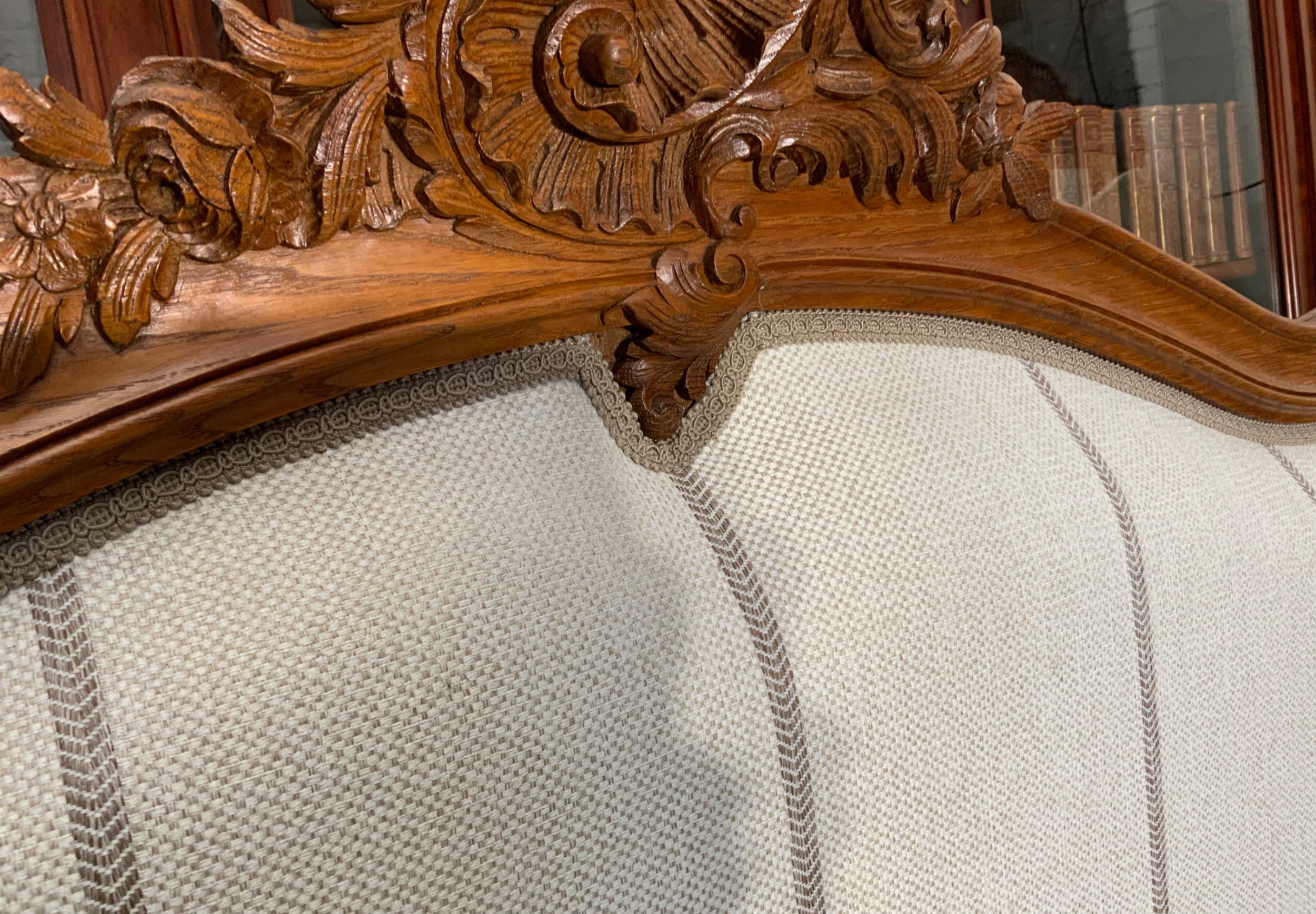 CARVED OAK UPHOLSTERED KINGSIZE BED View IX