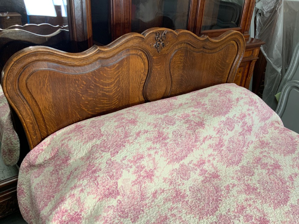CARVED OAK FRENCH BED View VIII
