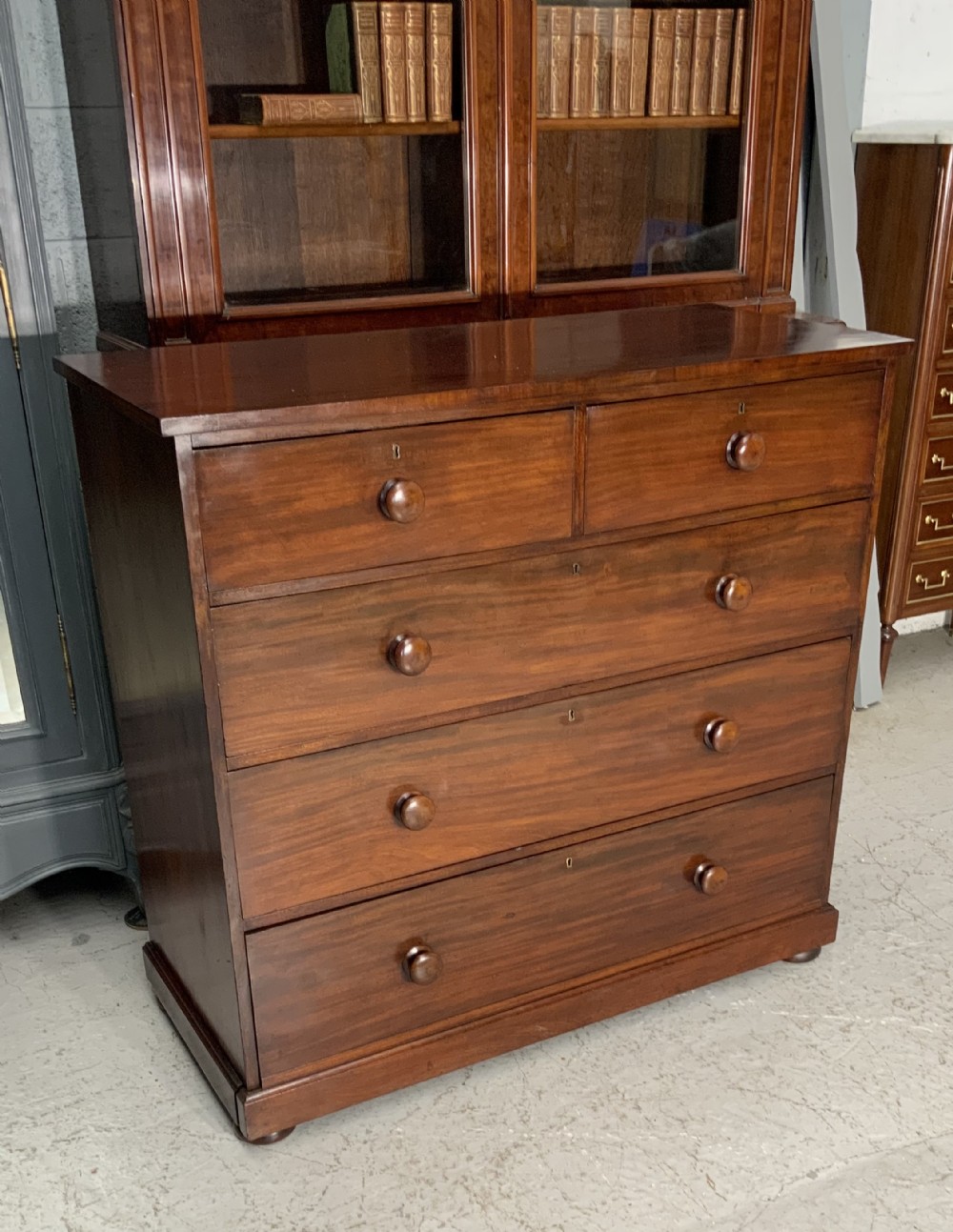 VICTORIAN MAHOGANY CHEST OF DRAWERS  View V