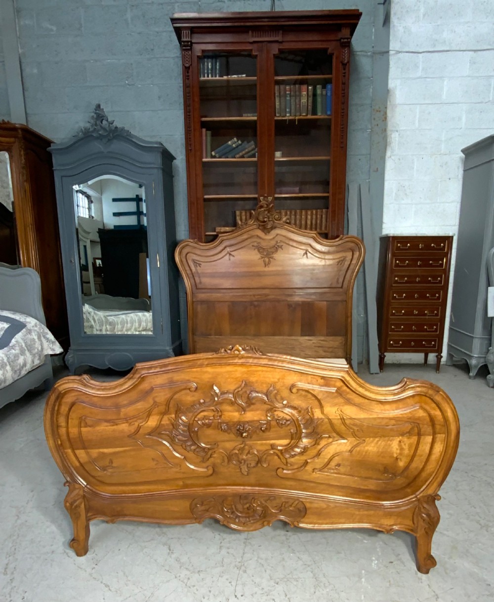 CARVED WALNUT FRENCH DOUBLE BED  View IV