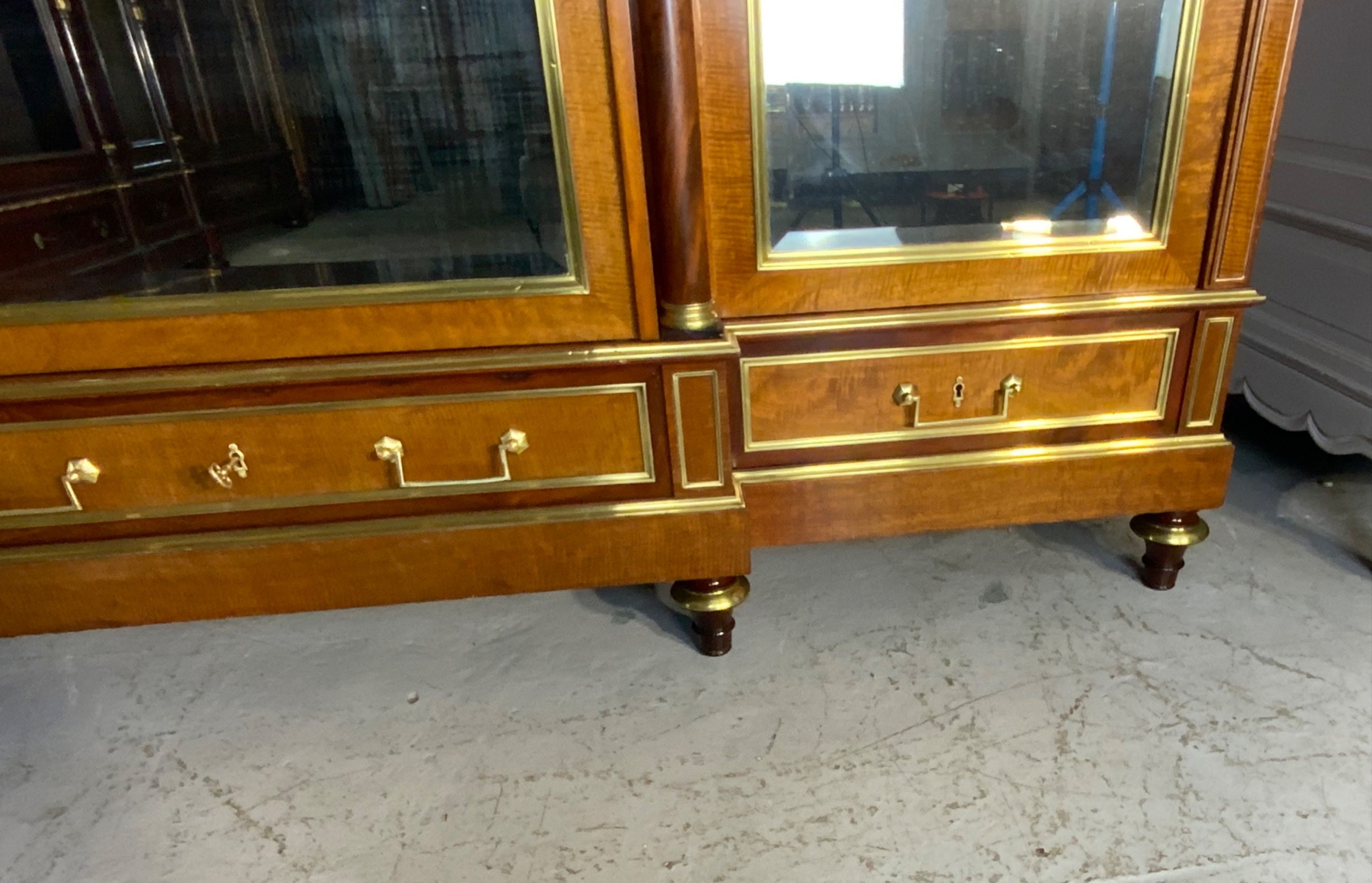 STUNNING FRENCH LOUIS XVI BREAKFRONT ARMOIRE  View IV