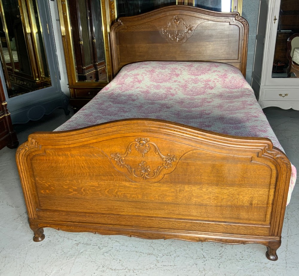 KING SIZE FRENCH OAK BED  View VII