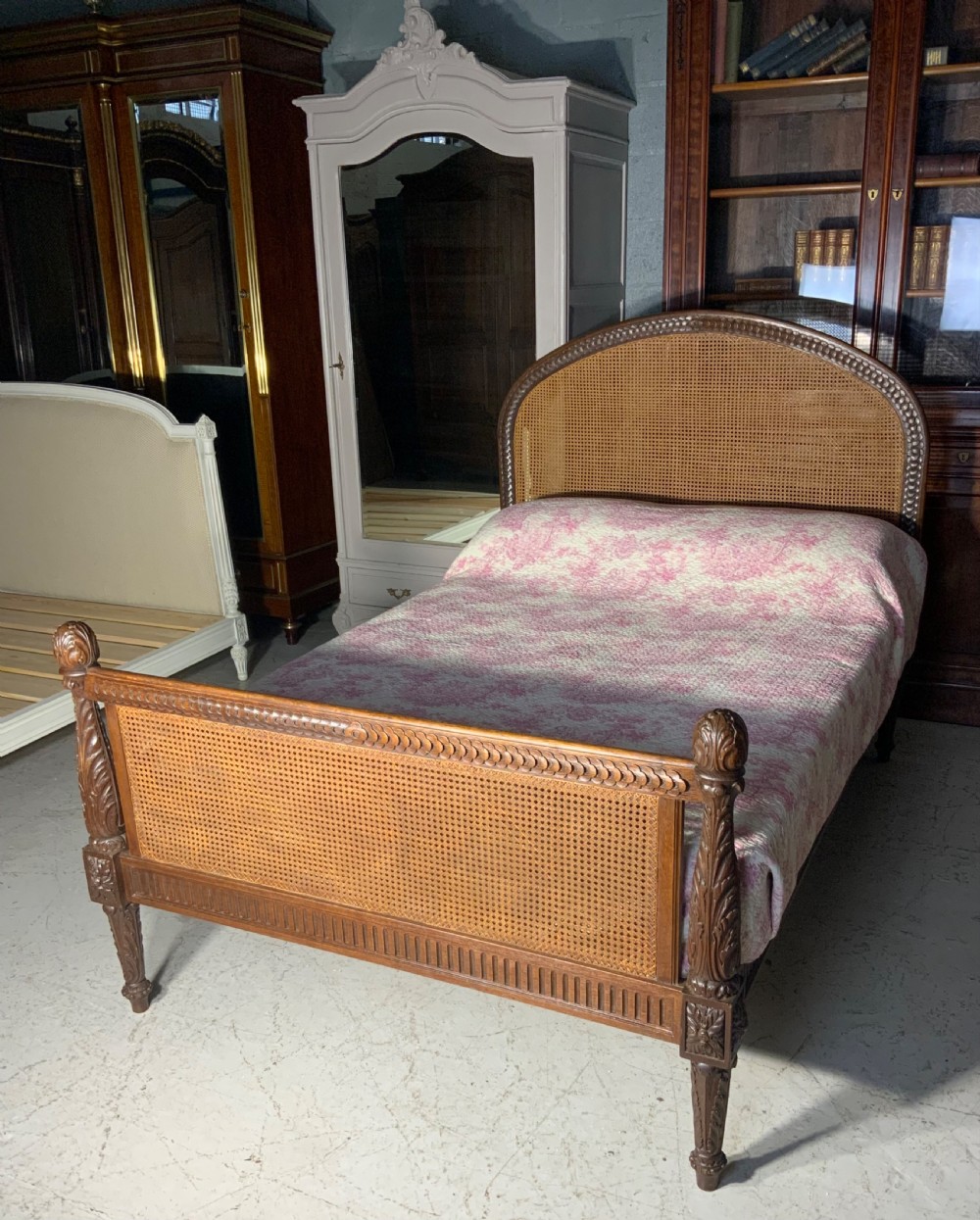 CARVED FRENCH OAK BERGERE BED View II