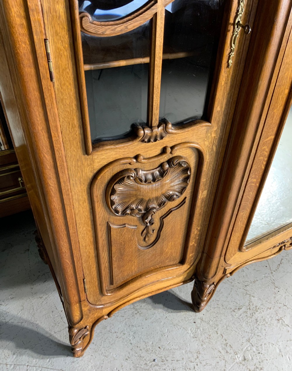 STUNNING CARVED FRENCH OAK ARMOIRE WITH PANELLED DOORS  View III