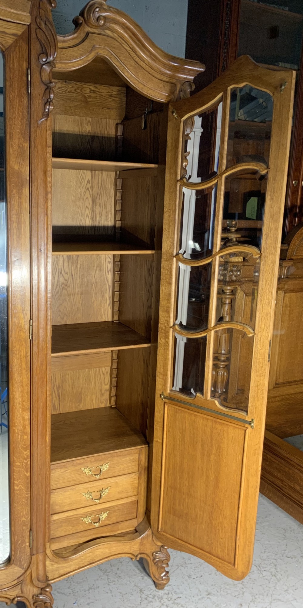 STUNNING CARVED FRENCH OAK ARMOIRE WITH PANELLED DOORS  View VII