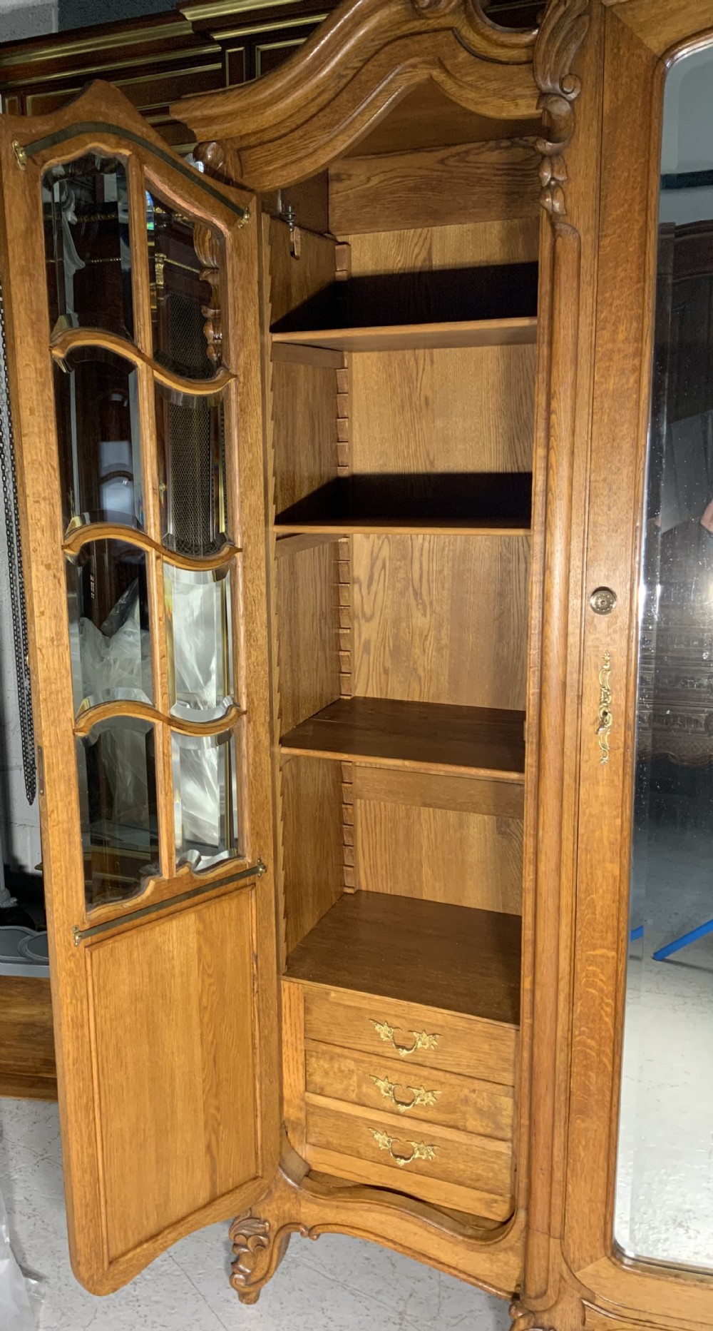 STUNNING CARVED FRENCH OAK ARMOIRE WITH PANELLED DOORS  View VIII