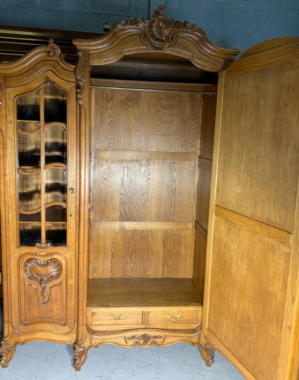STUNNING CARVED FRENCH OAK ARMOIRE WITH PANELLED DOORS  View XIII