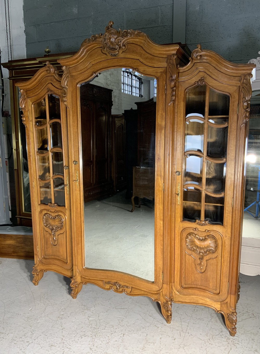 STUNNING CARVED FRENCH OAK ARMOIRE WITH PANELLED DOORS 