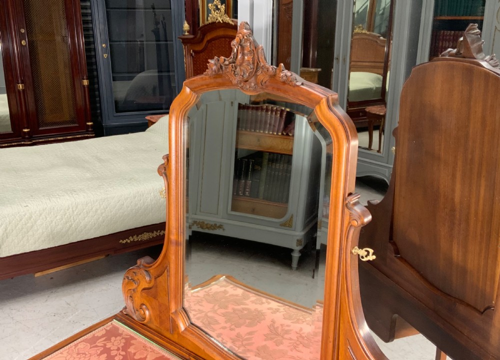 STUNNING FRENCH WALNUT CARVED DRESSING TABLE  View VII