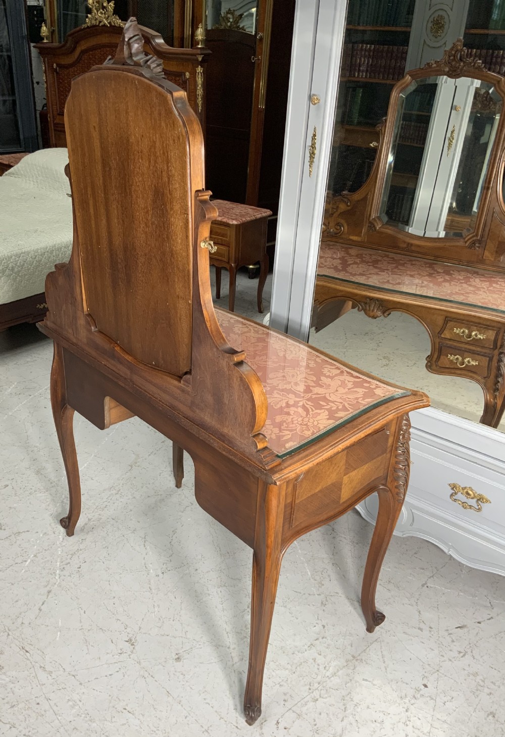 STUNNING FRENCH WALNUT CARVED DRESSING TABLE  View IX