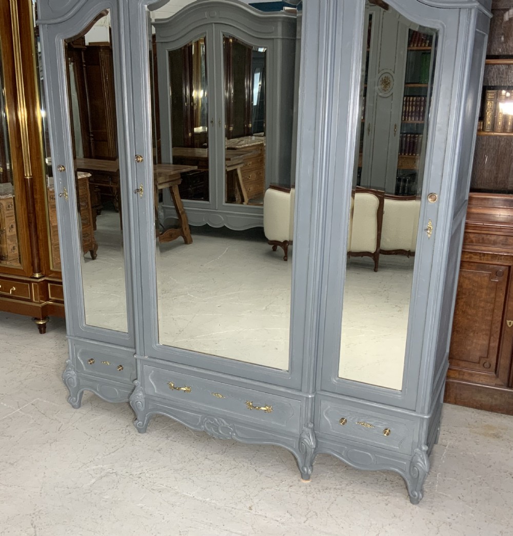 PAINTED FRENCH TRIPLE ARMOIRE IN DOWNPIPE GREY  View II