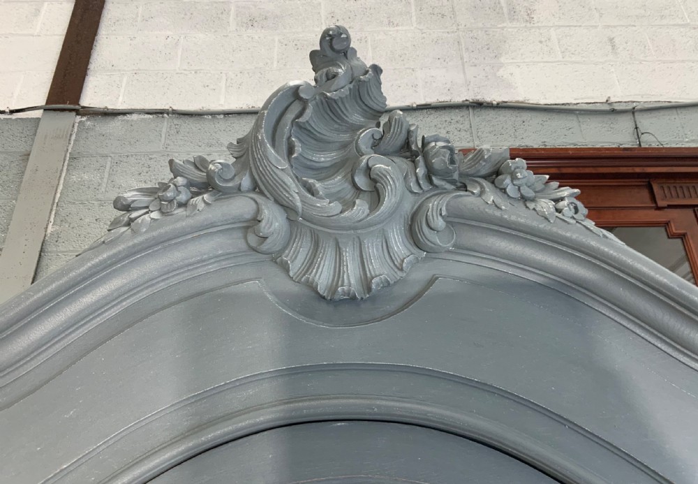 PAINTED FRENCH TRIPLE ARMOIRE IN DOWNPIPE GREY  View XII