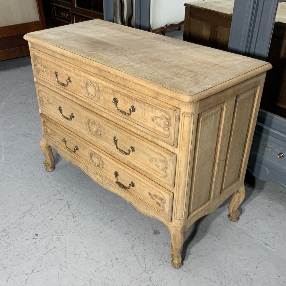 BLEACHED OAK FRENCH CARVED CHEST OF DRAWERS  View III
