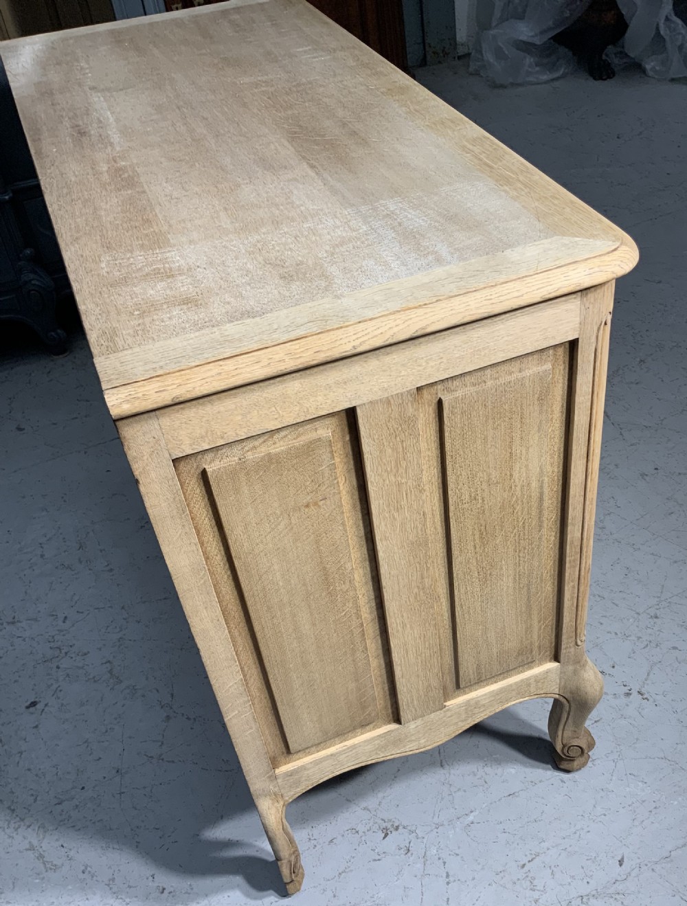 BLEACHED OAK FRENCH CARVED CHEST OF DRAWERS  View IV