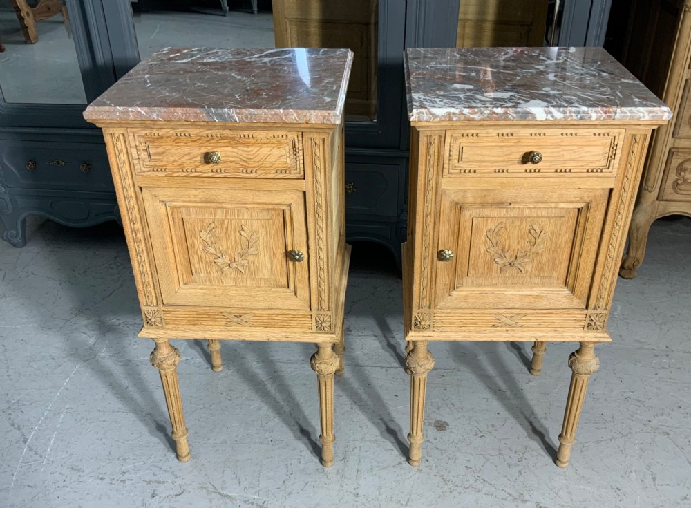 PAIR OF FRENCH BLEACHED OAK BEDSIDE CABINETS 