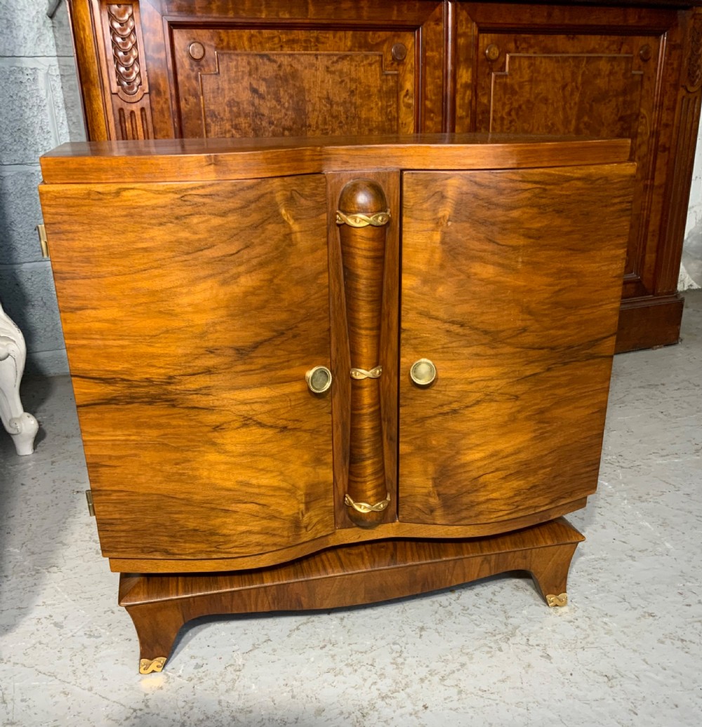 PAIR OF WALNUT ART DECO FRENCH BEDSIDE CABINETS  View VII
