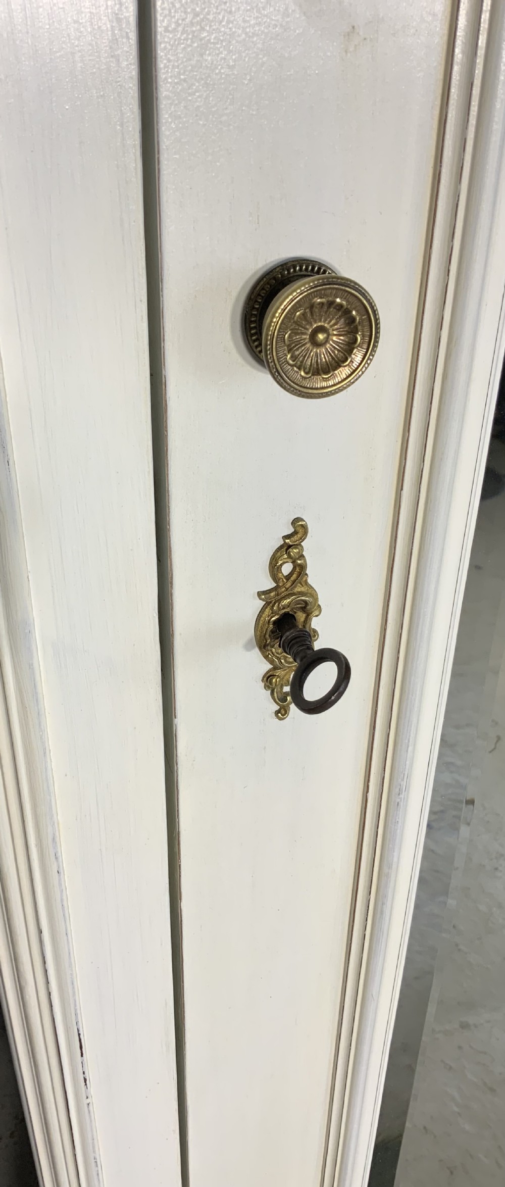 PAINTED FRENCH SINGLE DOOR ARMOIRE  View VIII