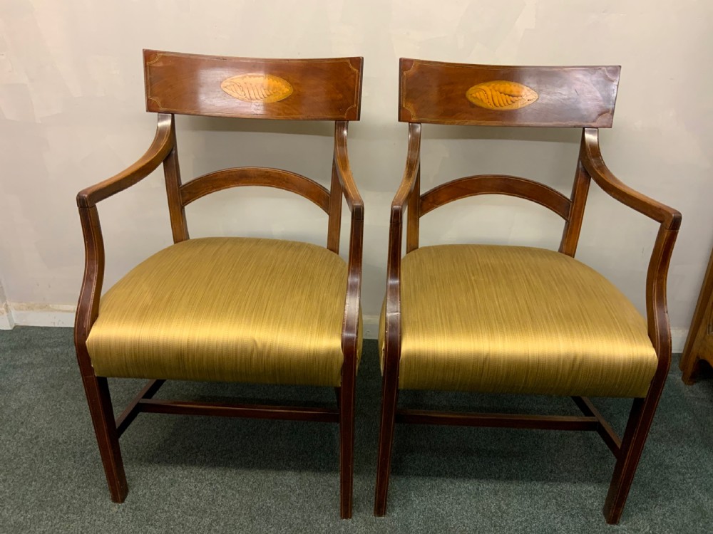 SET OF 16 GEORGIAN MAHOGANY DINING CHAIRS WITH SHELL INLAYS  View XII