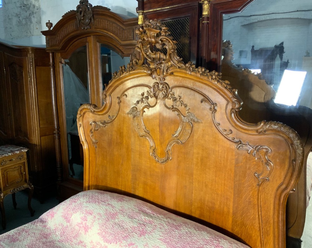 OUTSTANDING FRENCH CARVED OAK BEDROOM SUITE  View XIX