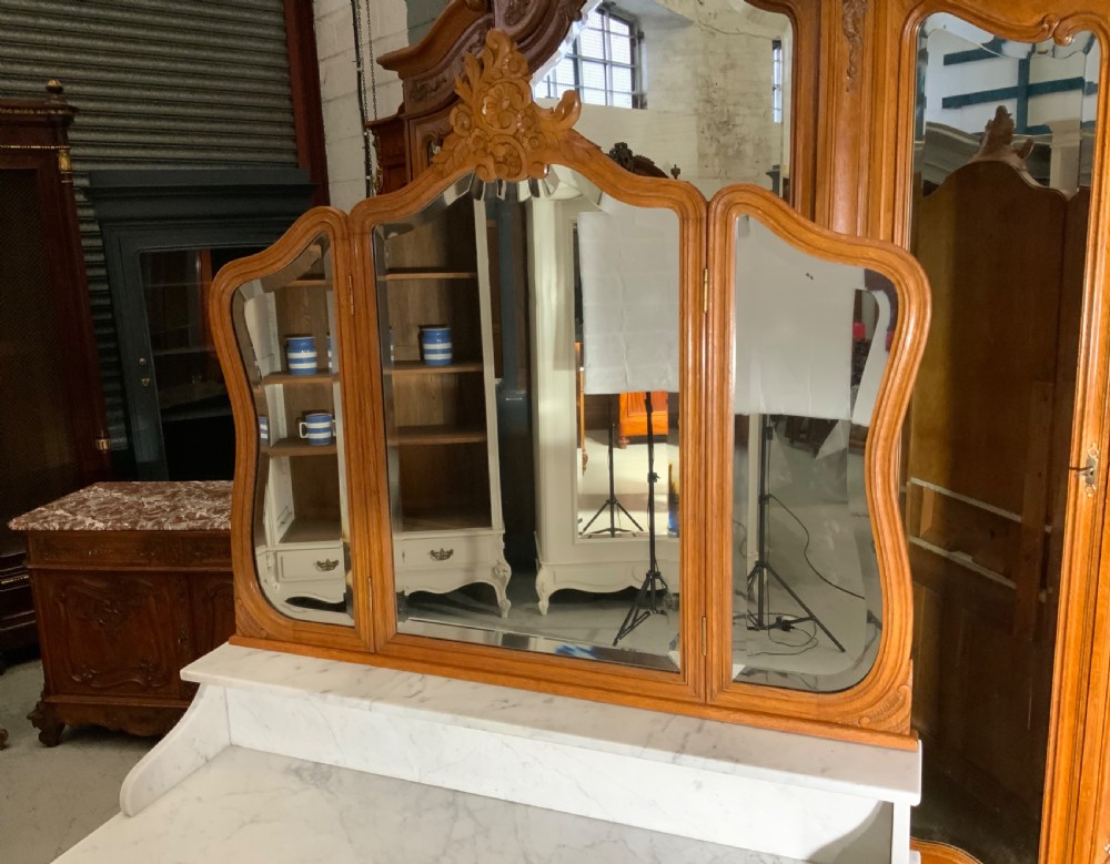 CARVED OAK FRENCH WASHSTAND DRESSING TABLE View III