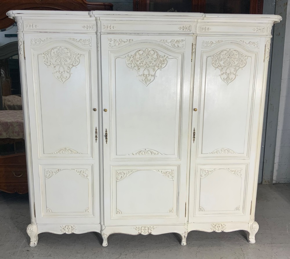 PAINTED OAK FRENCH TRIPLE ARMOIRE  View IV