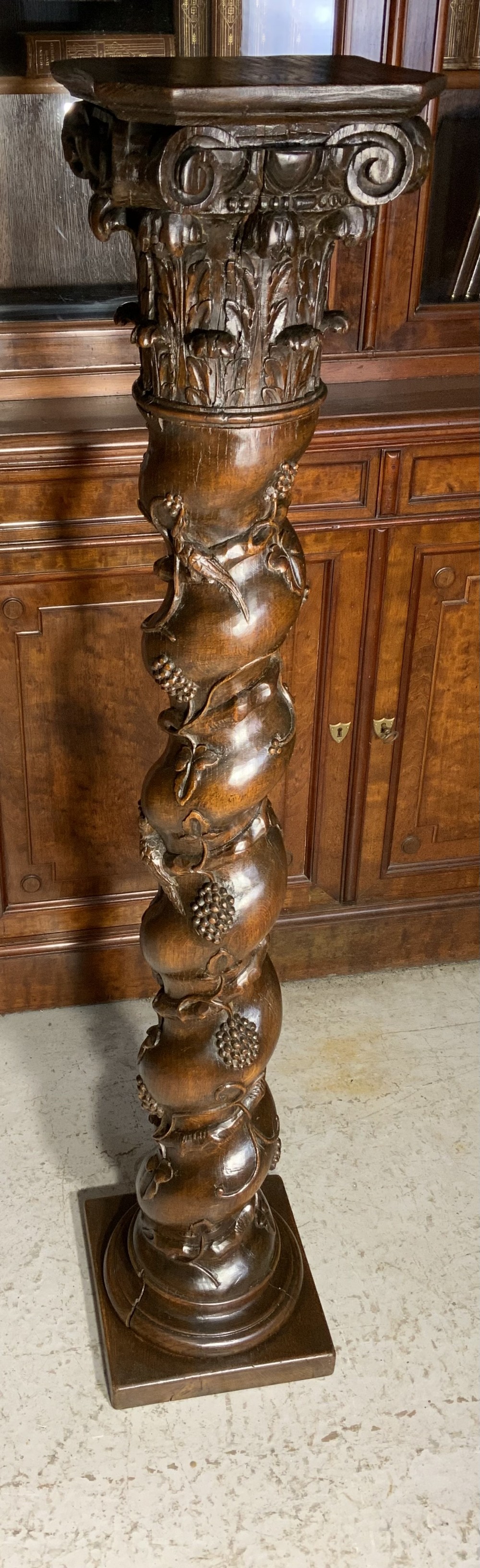 LARGE CARVED OAK BAROQUE COLUMN  View III