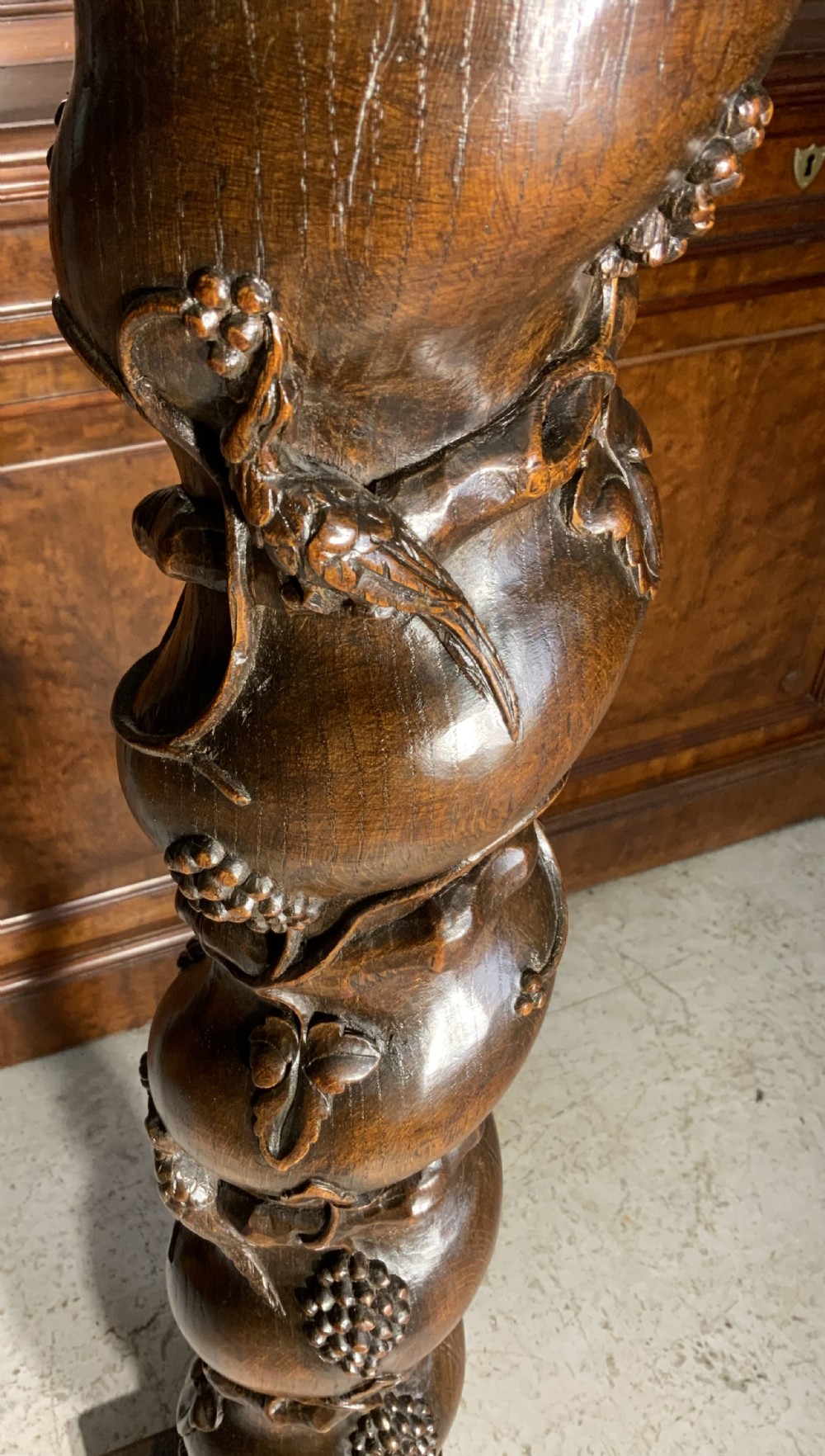 LARGE CARVED OAK BAROQUE COLUMN  View IV