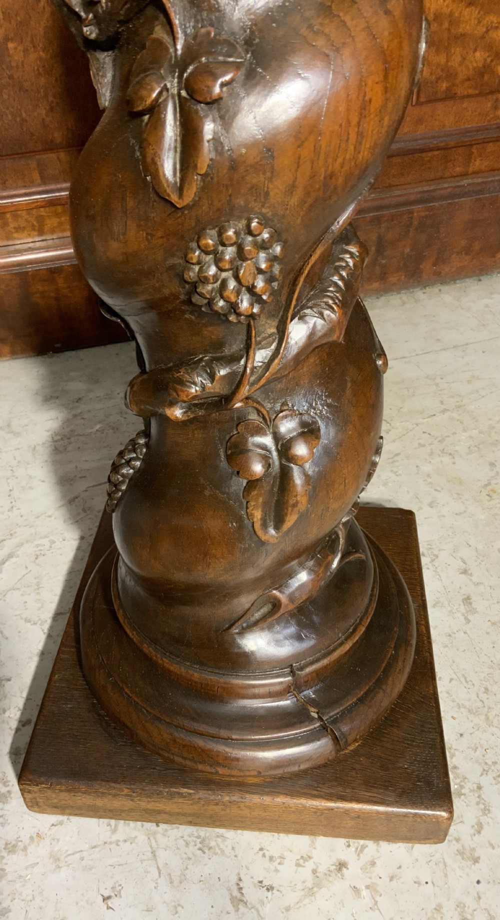 LARGE CARVED OAK BAROQUE COLUMN  View IX